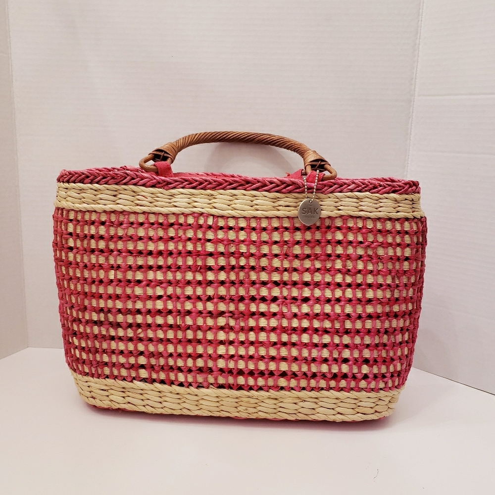 🌺 THE SAK Wicker Handbag GUC red pattern